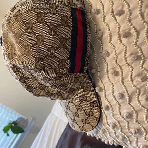 Gucci | Bags | Gucci Purse And Hat | Poshmark